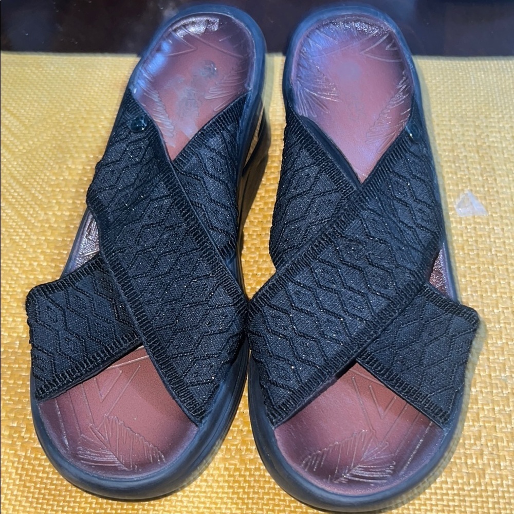Bzees Black Slide Sandals